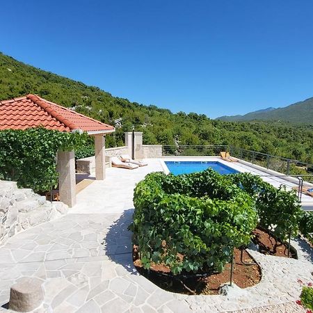Country Home Mocilo, Zagvozd Luaran gambar