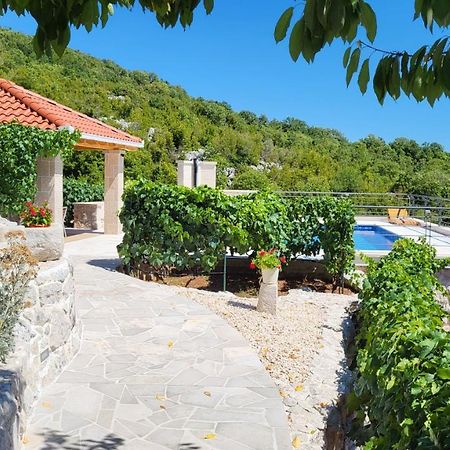 Country Home Mocilo, Zagvozd Luaran gambar