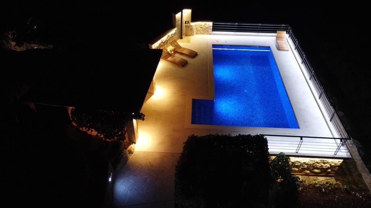 Country Home Mocilo, Zagvozd Luaran gambar