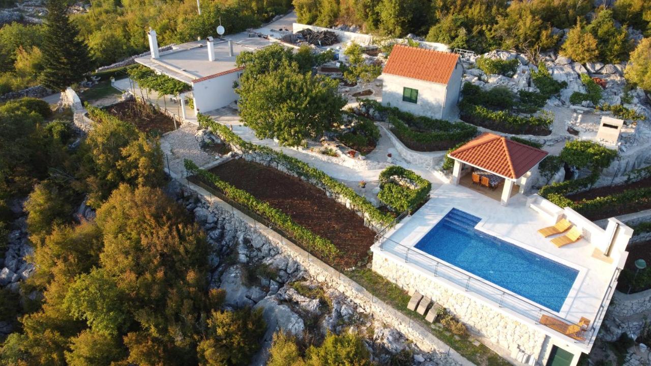 Country Home Mocilo, Zagvozd Luaran gambar