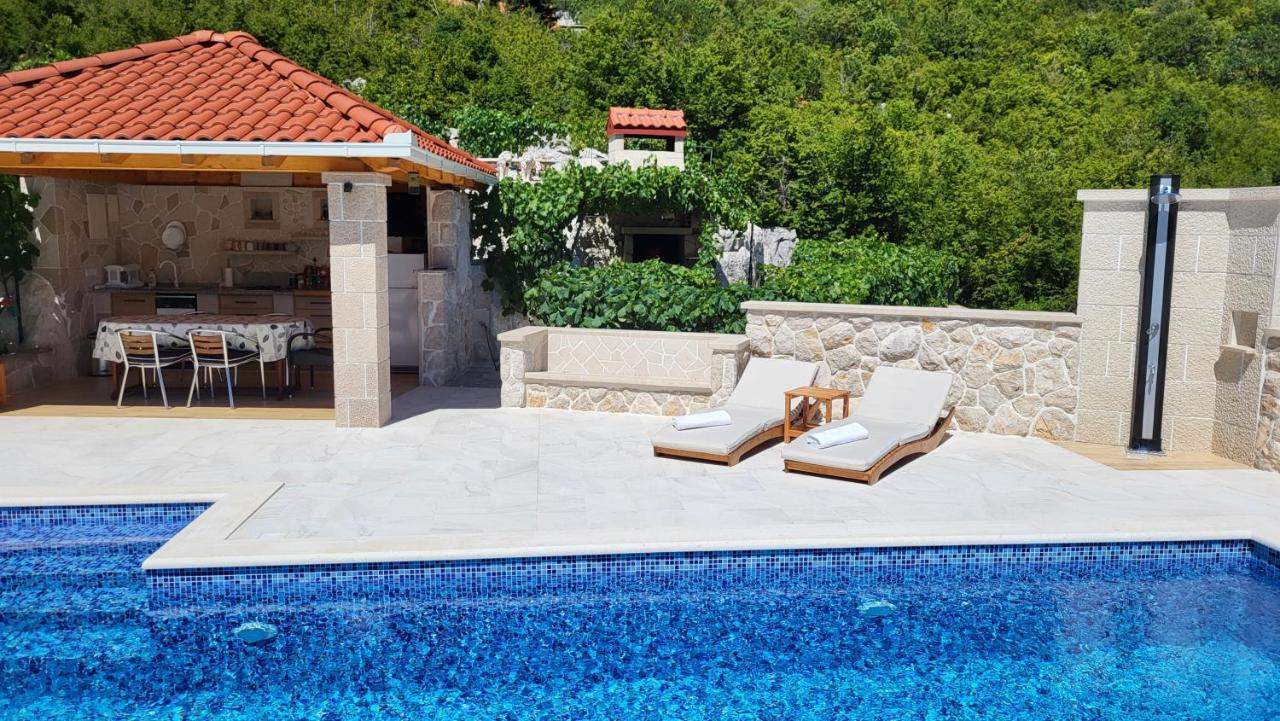 Country Home Mocilo, Zagvozd Luaran gambar