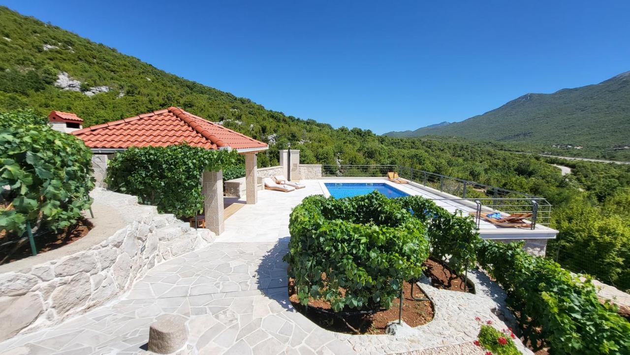 Country Home Mocilo, Zagvozd Luaran gambar