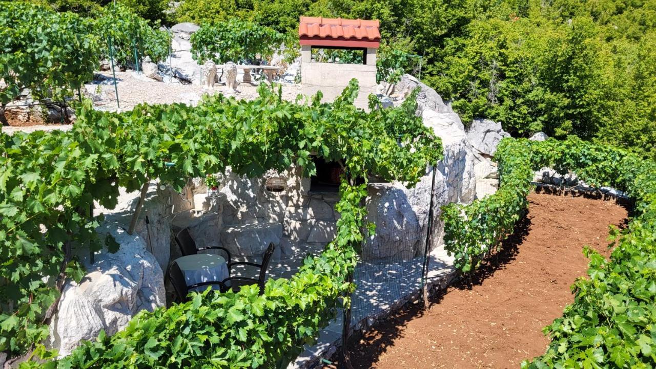 Country Home Mocilo, Zagvozd Luaran gambar