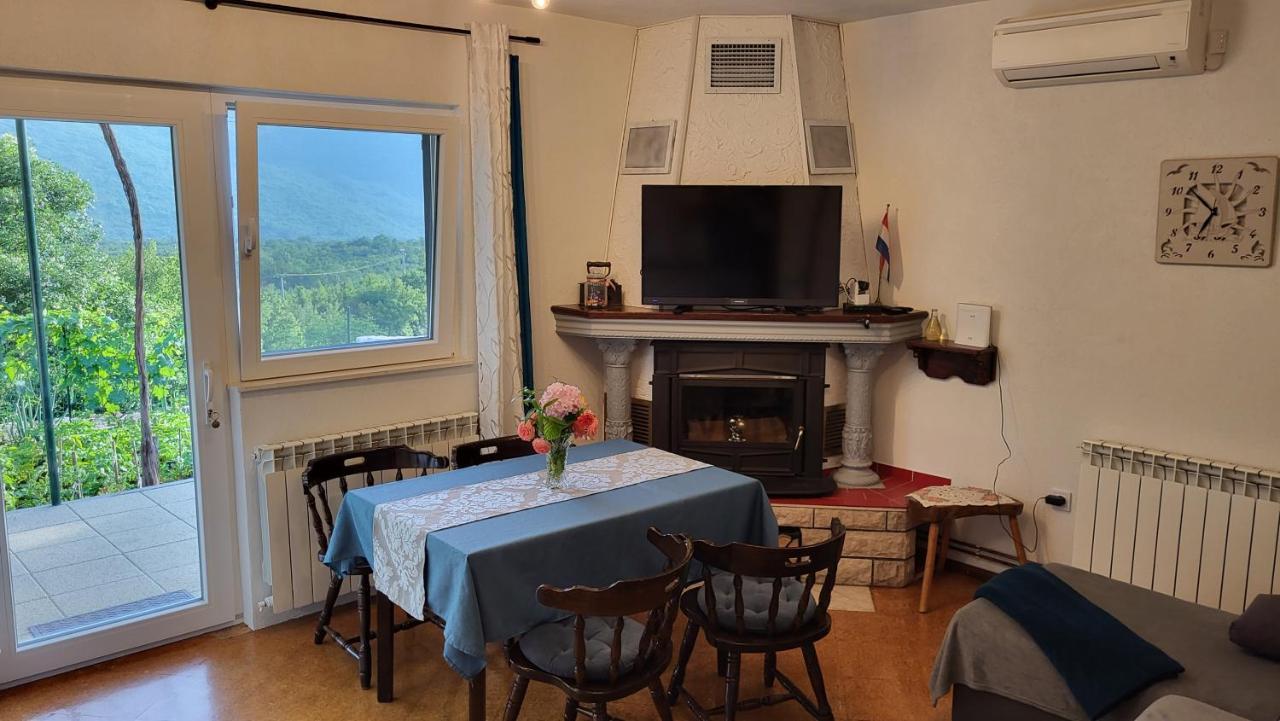 Country Home Mocilo, Zagvozd Luaran gambar